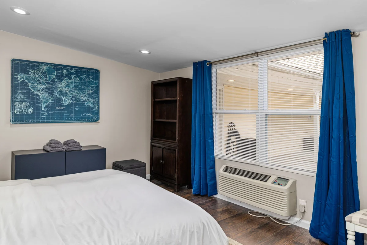 Bedroom image 1