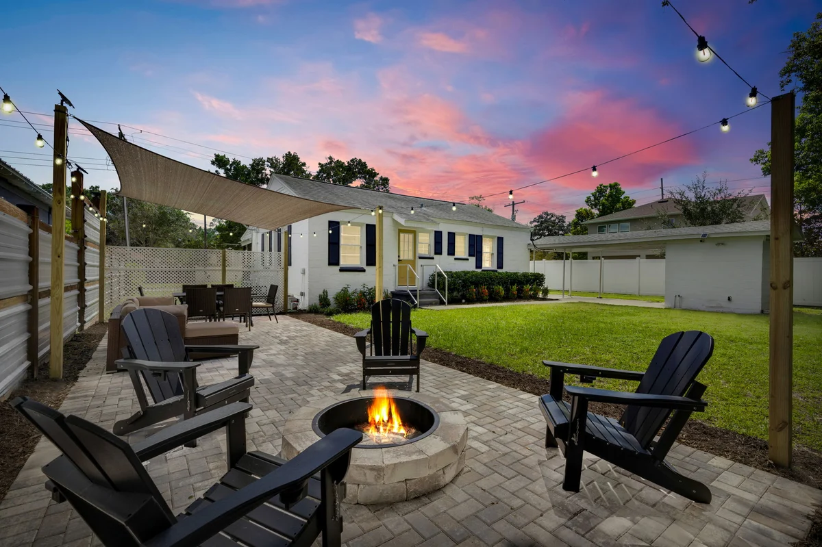 Home in Tampa property photo 2