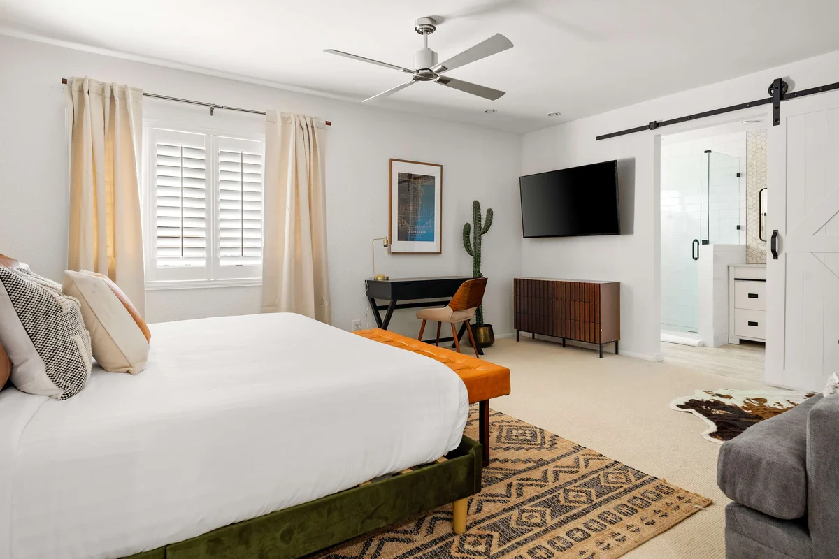 Bedroom image 1