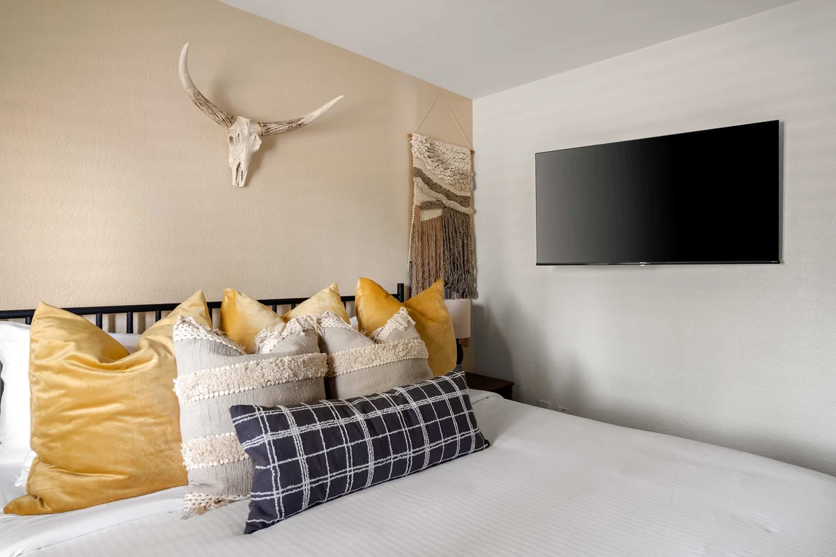 Bedroom image 1