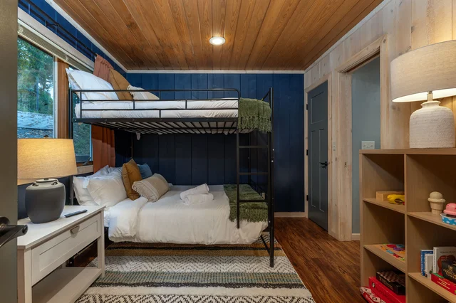 Bedroom image 1