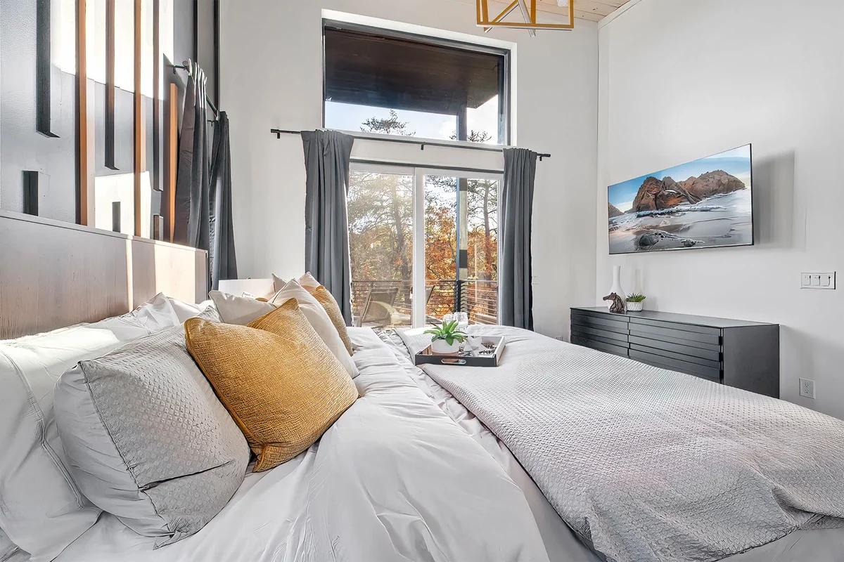 Bedroom image 1