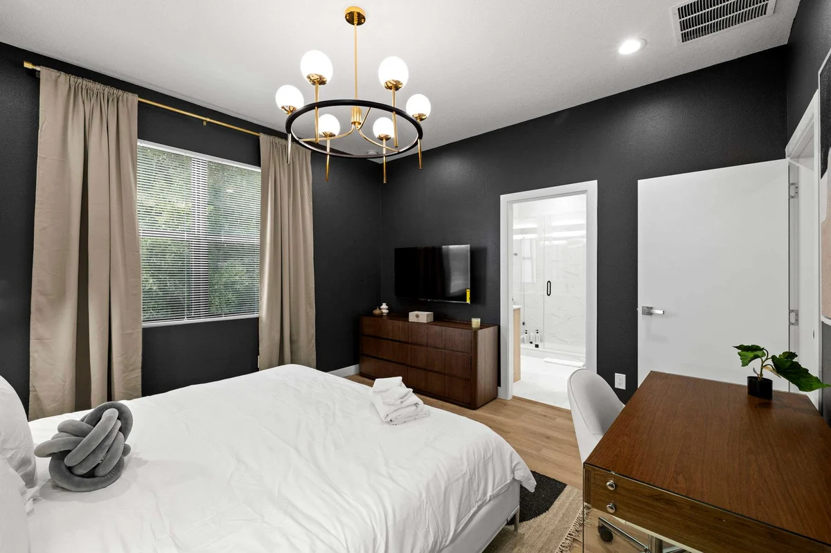 Bedroom image 1