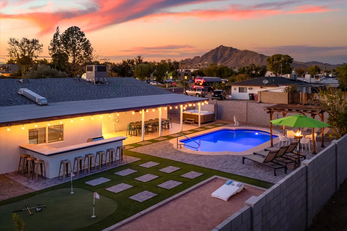 Home in Scottsdale property photo 2