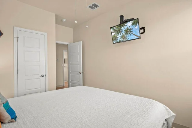 Bedroom image 1