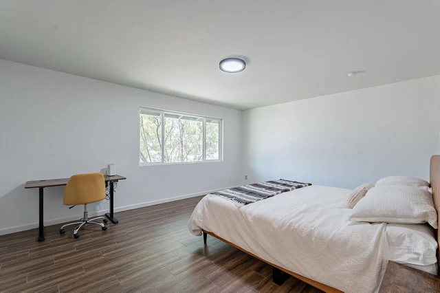 Bedroom image 1