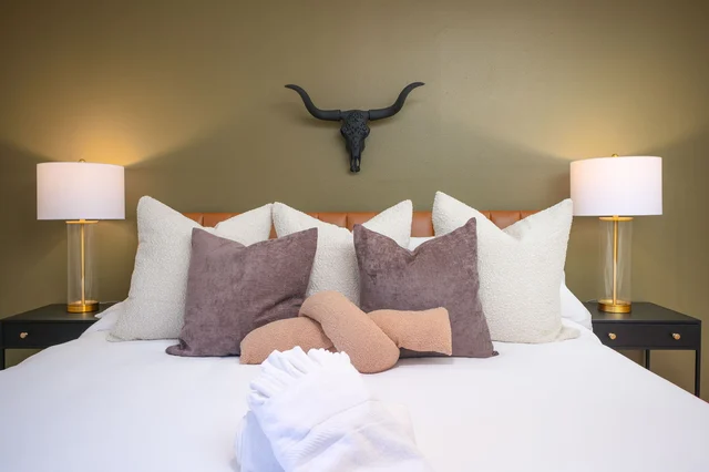 Bedroom image 1