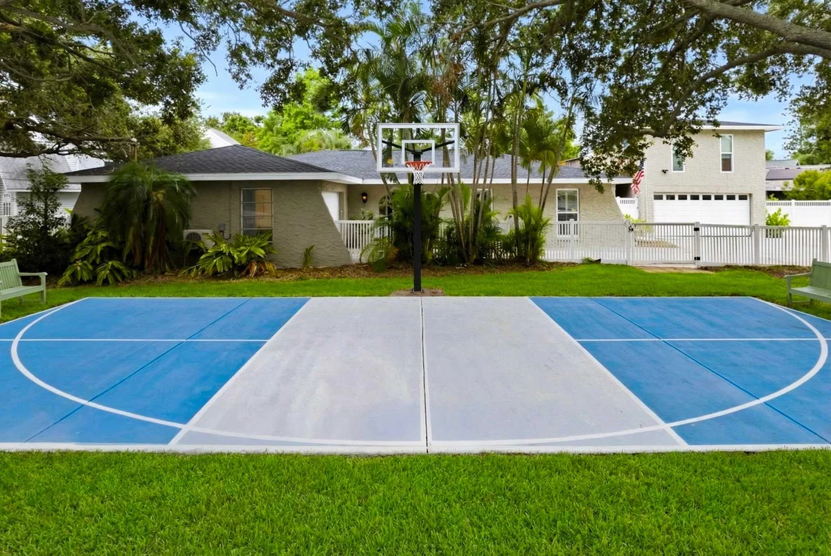 Home in Florida property photo 5