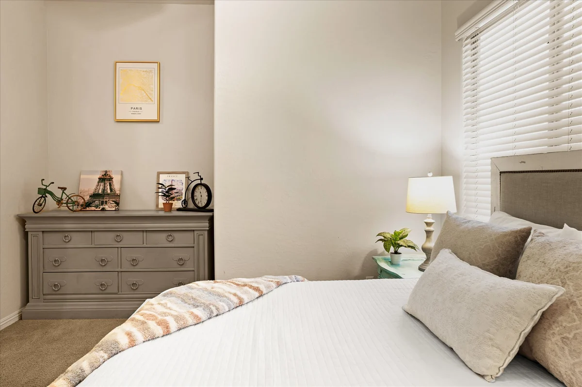 Bedroom image 1