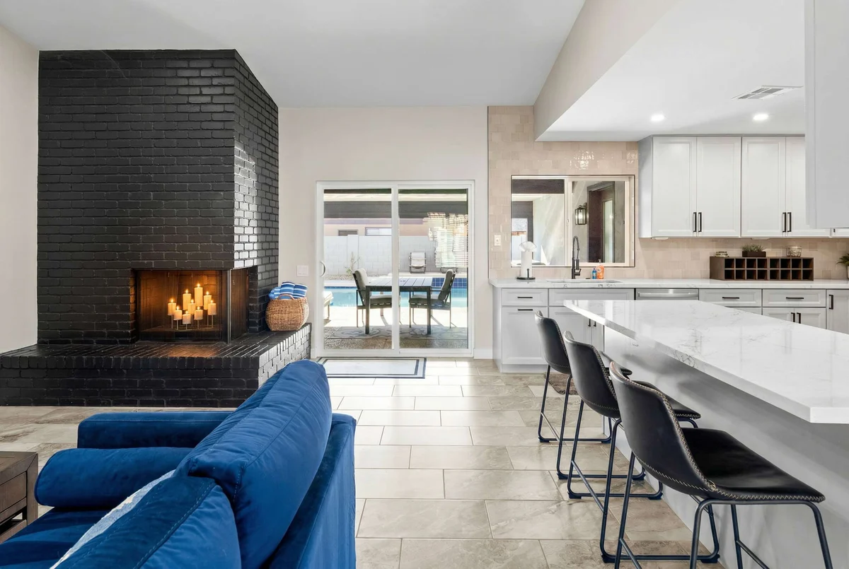 Home in Phoenix property photo 3