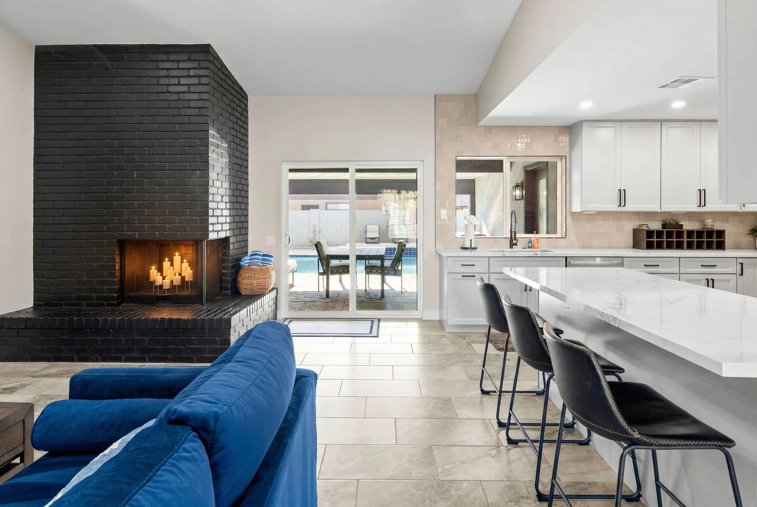 Home in Phoenix property photo 3