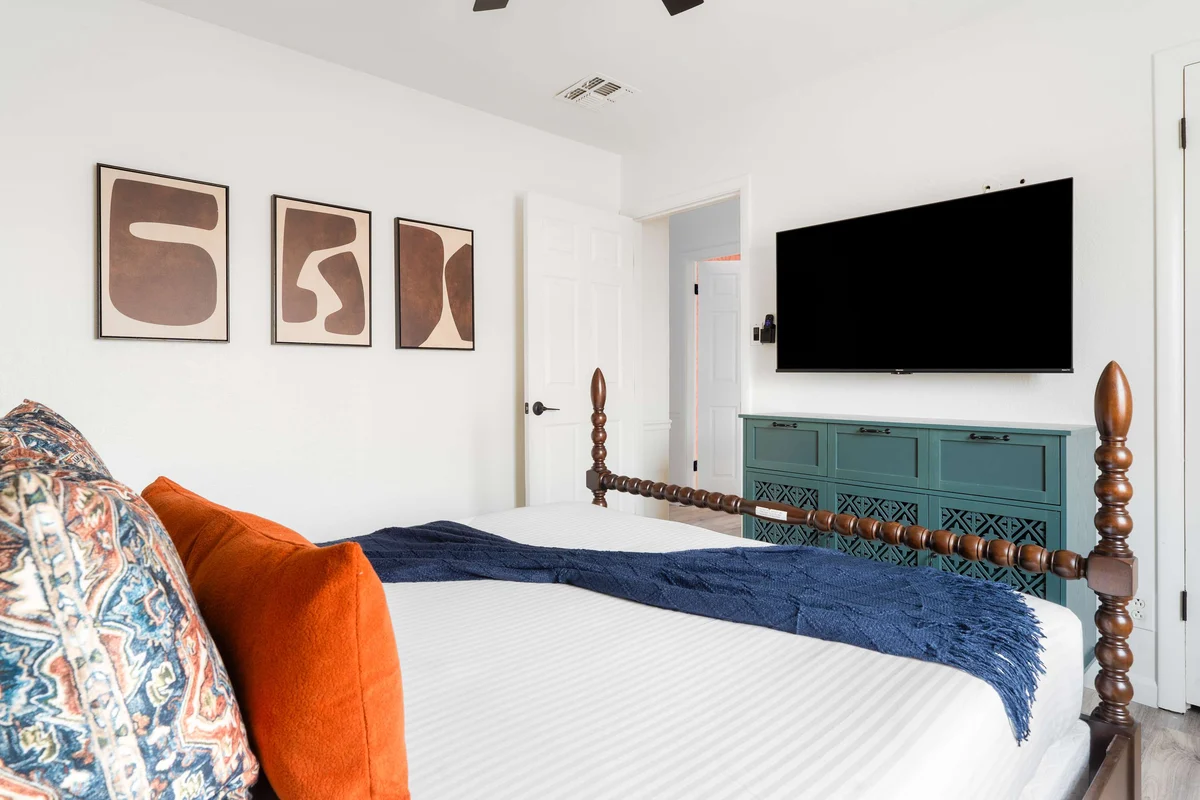 Bedroom image 1