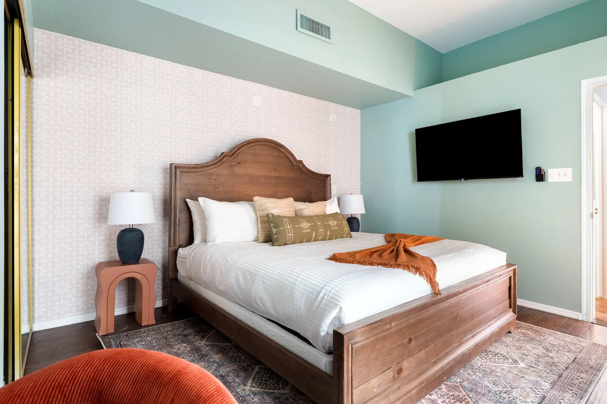 Bedroom image 1