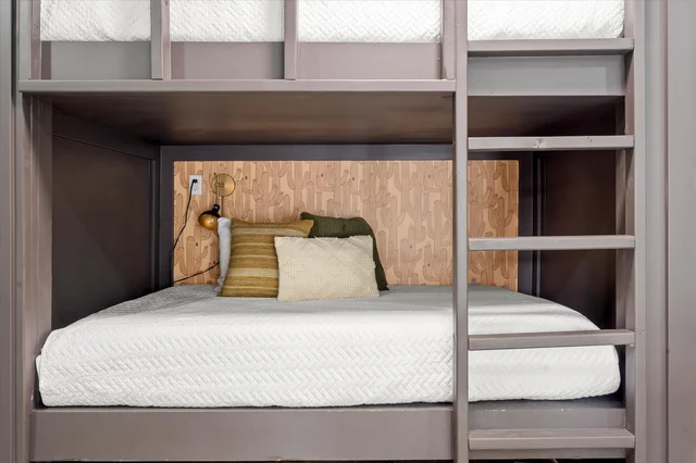 Bedroom image 1