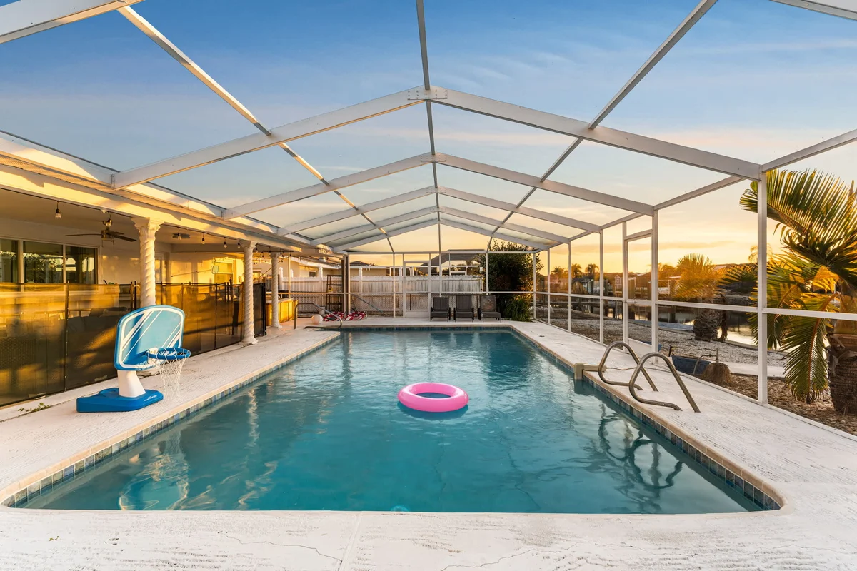 Home in Apollo Beach property photo 3