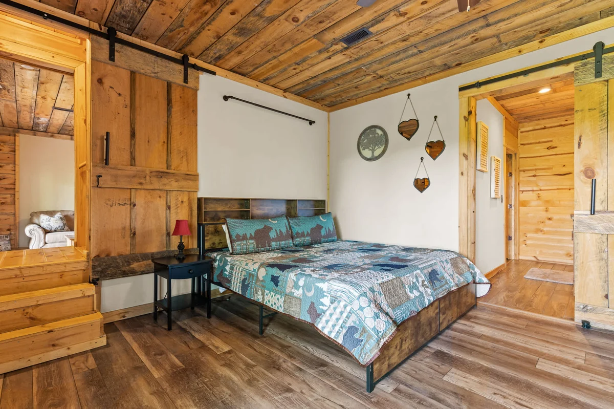 Bedroom image 1