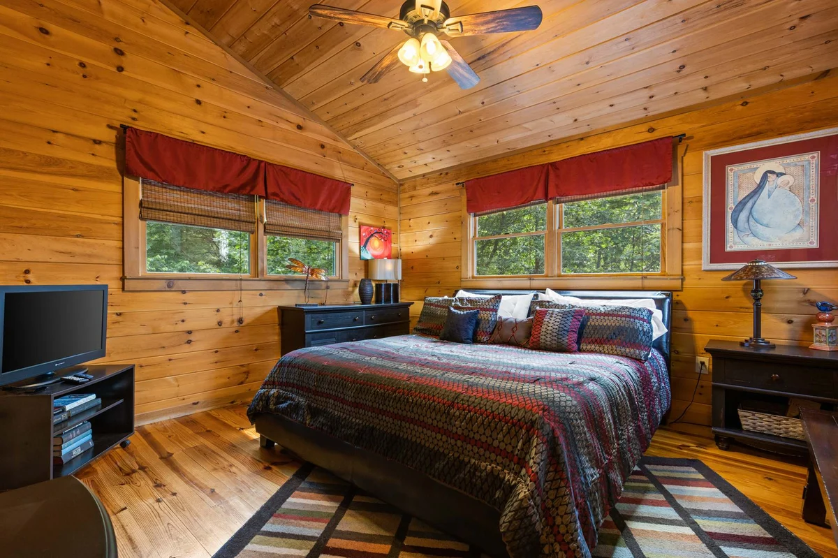 Bedroom image 1