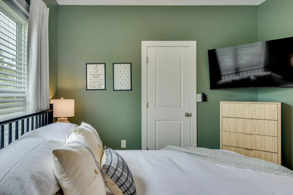 Bedroom image 1