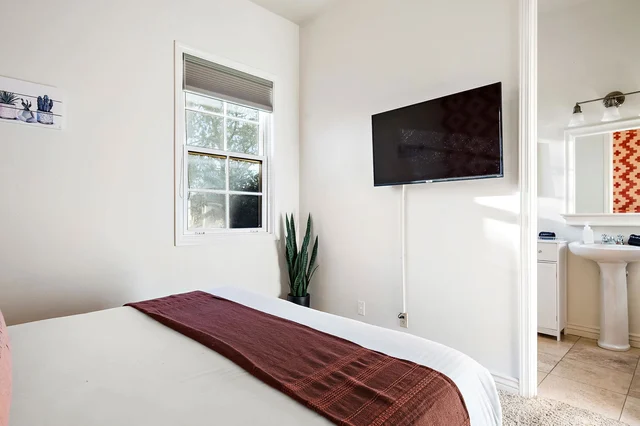 Bedroom image 1