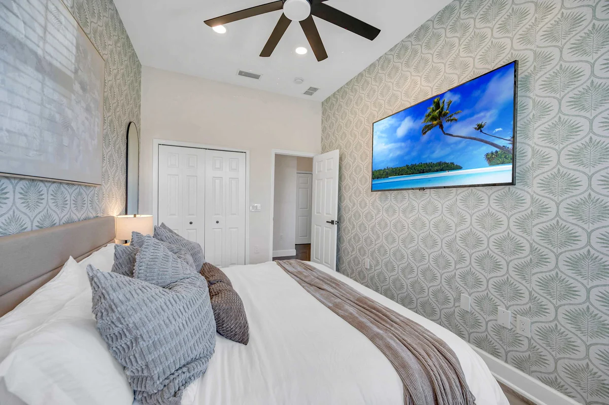 Bedroom image 1