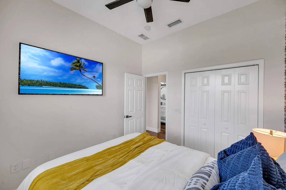 Bedroom image 1