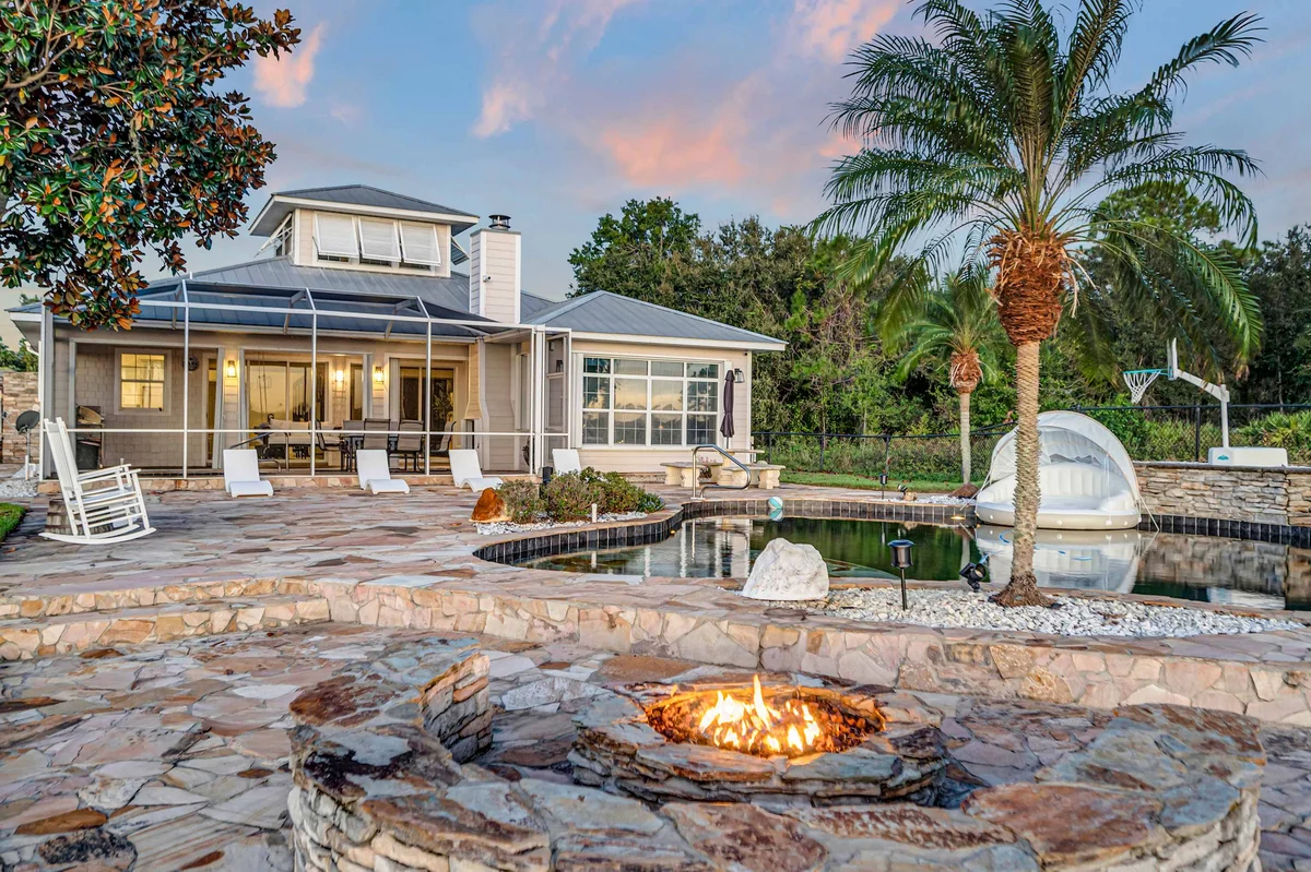 Home in Florida property photo 3
