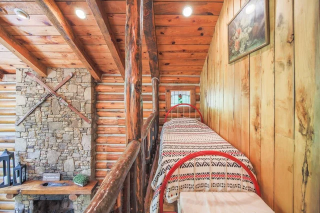 Bedroom image 1