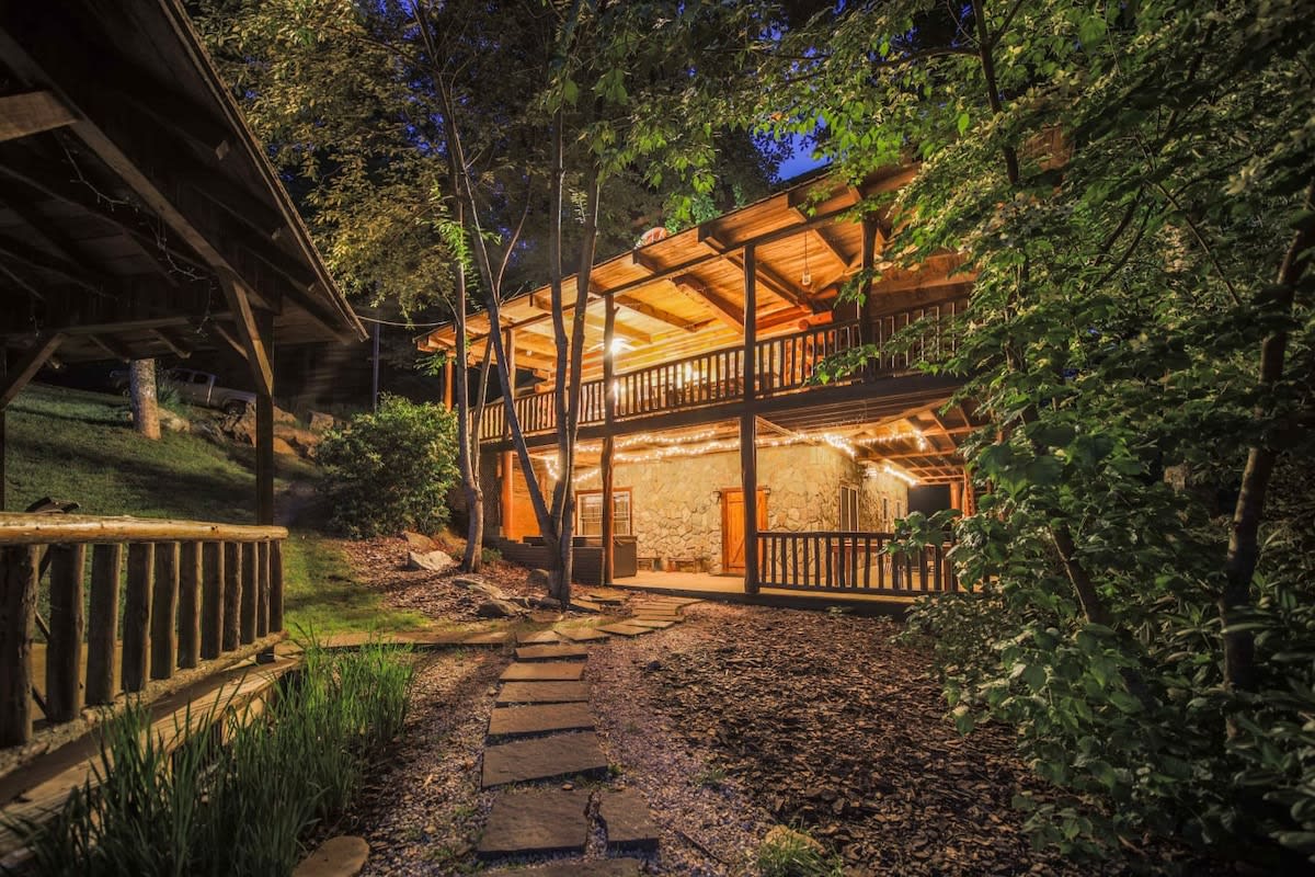 Home in Weaverville property photo 2