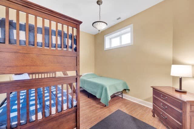 Bedroom image 1