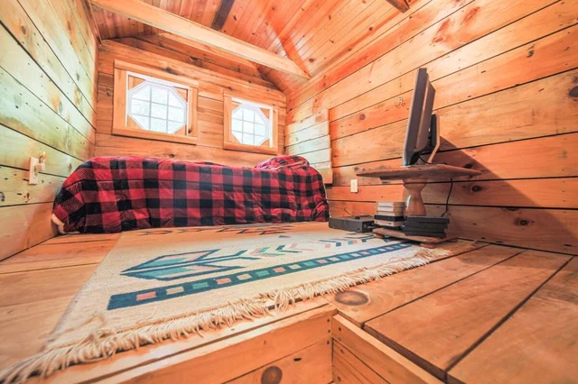 Bedroom image 1