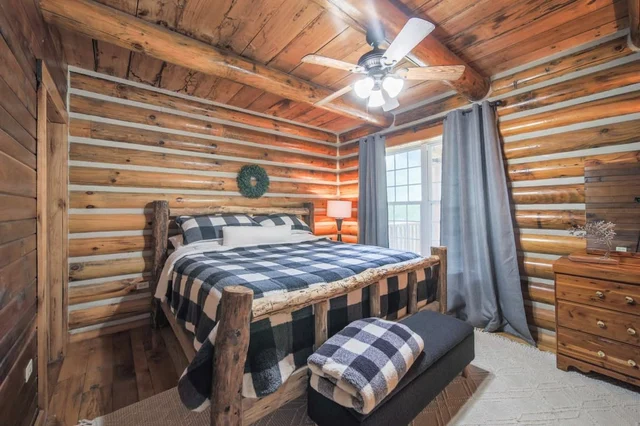 Bedroom image 1