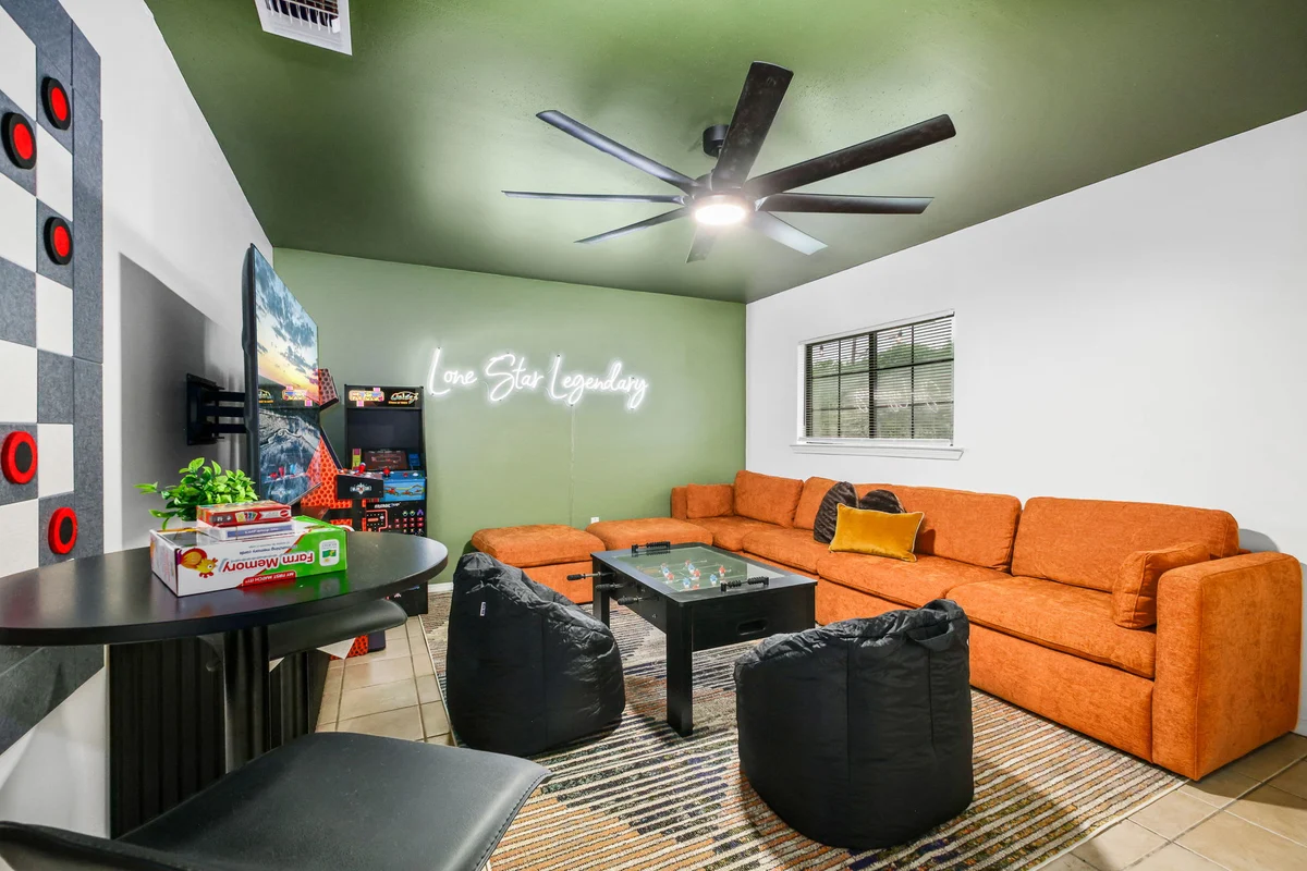 Home in San Antonio property photo 5