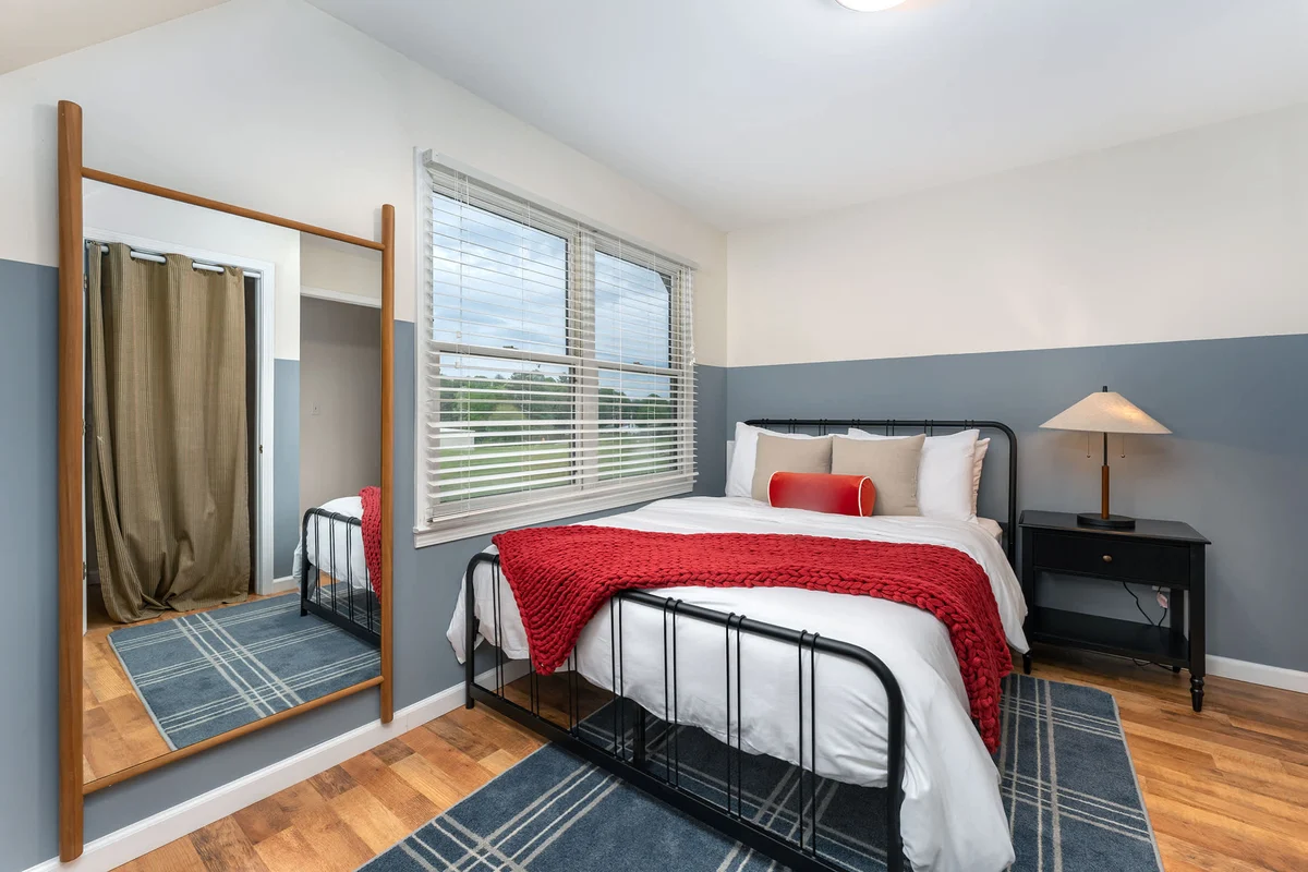 Bedroom image 1
