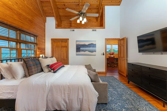 Bedroom image 1