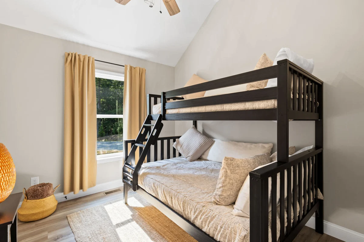 Bedroom image 1