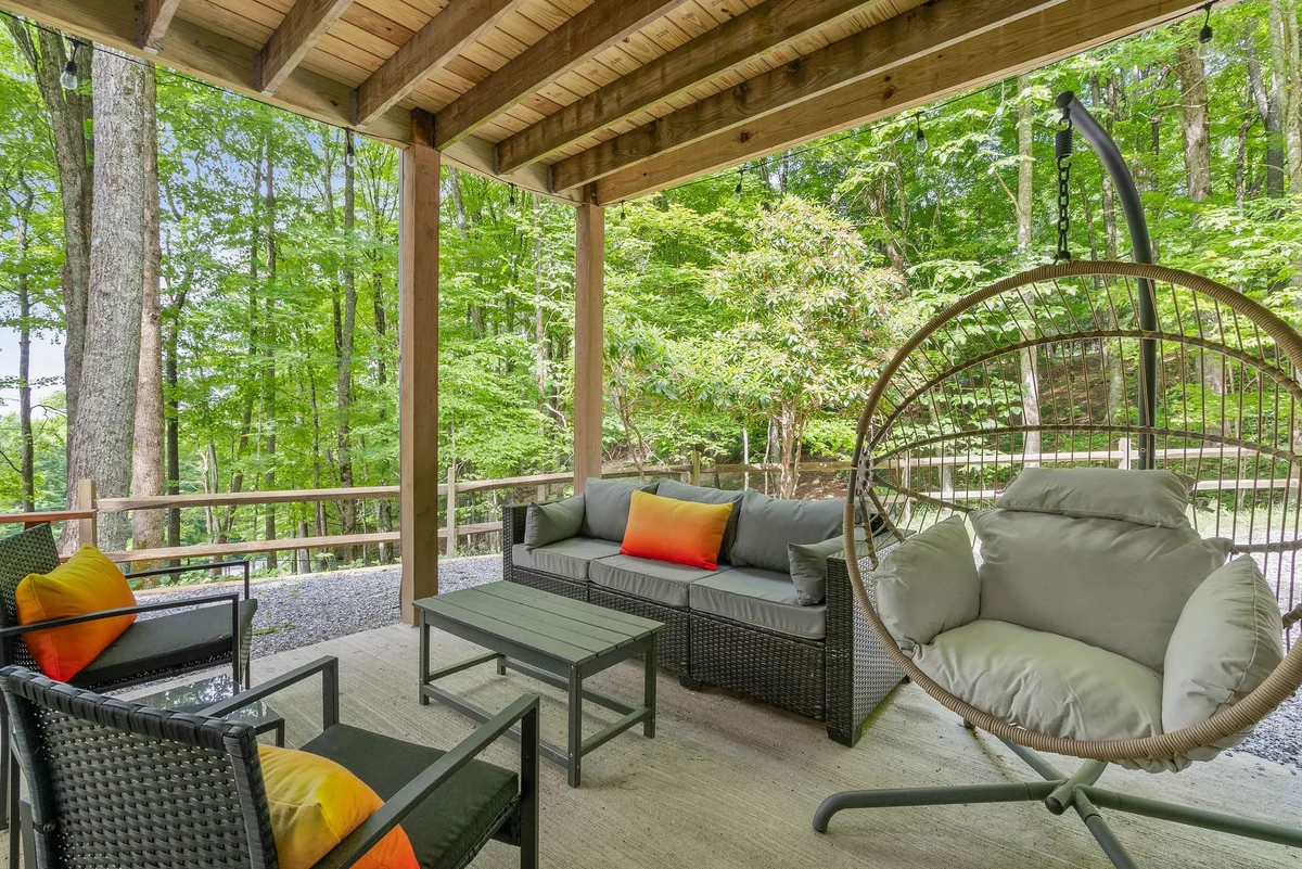 Home in Weaverville property photo 3