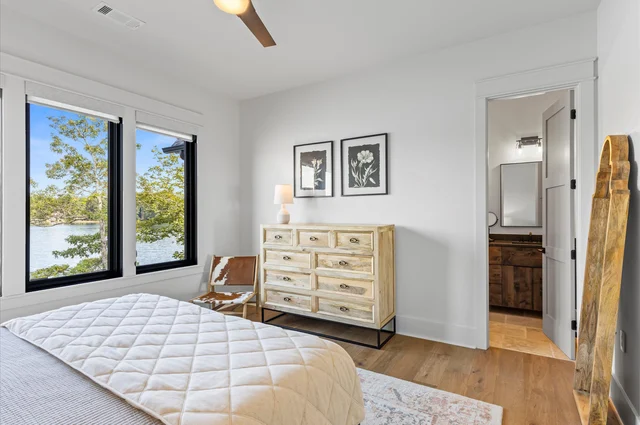 Bedroom image 1