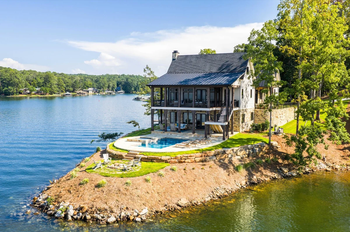 Home in Dadeville property photo 2