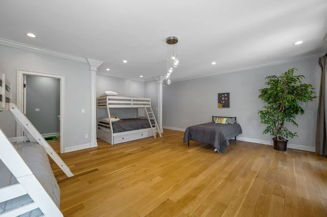 Bedroom image 1