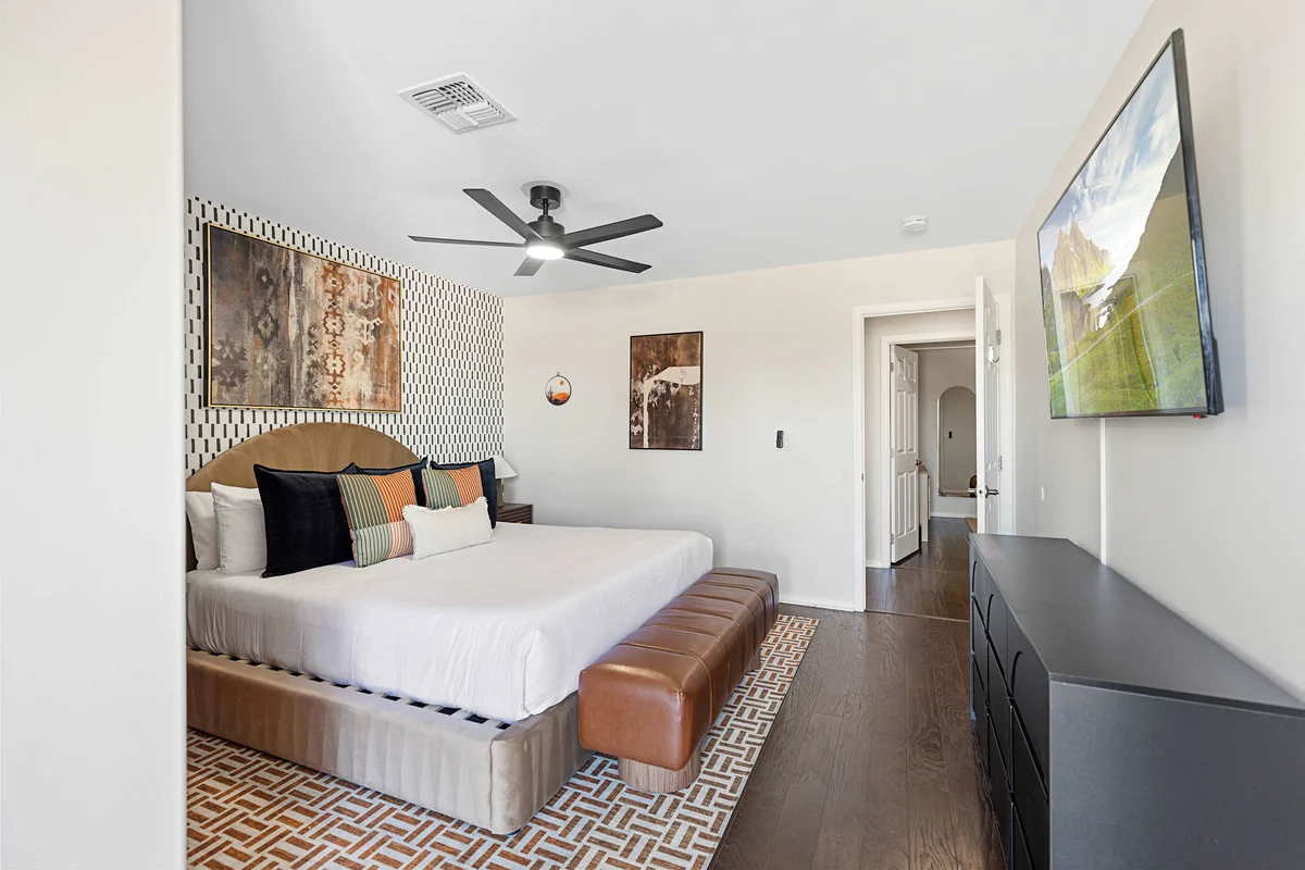 Bedroom image 1