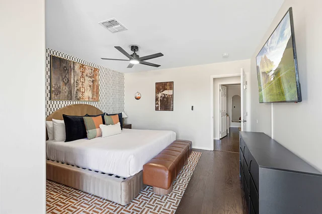 Bedroom image 1