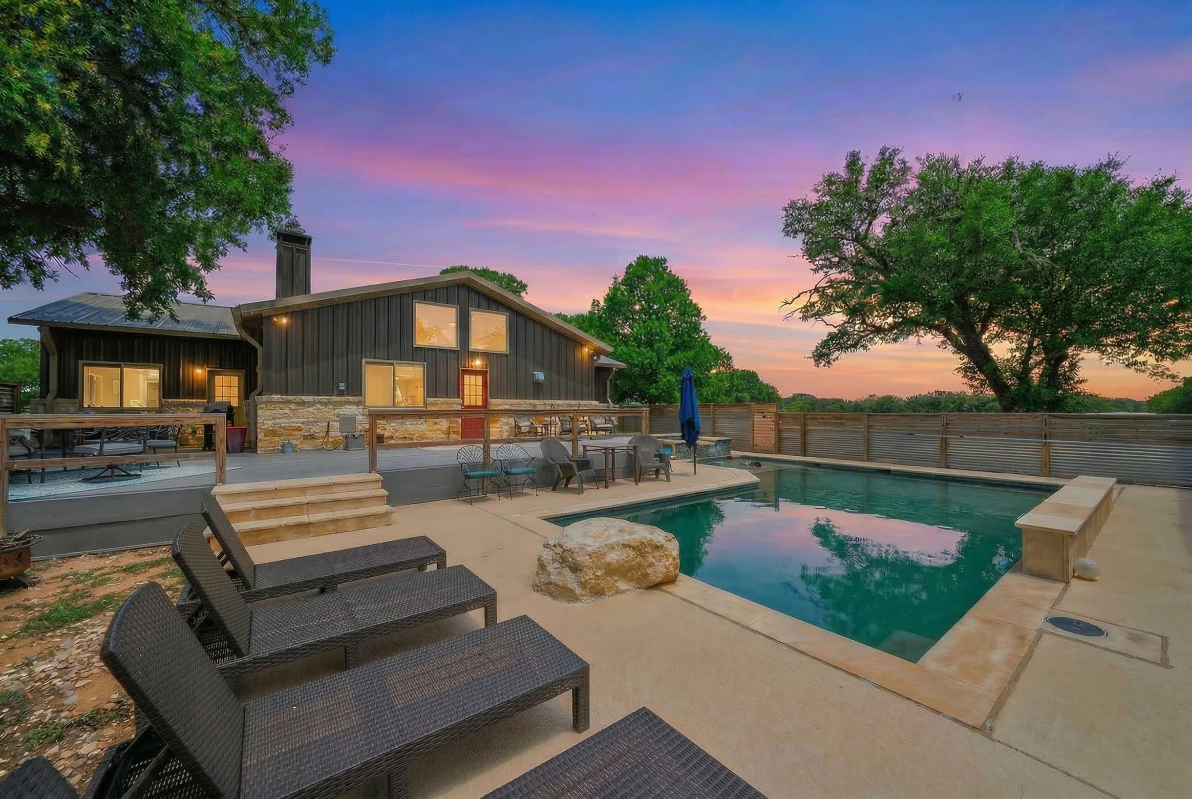 Home in Fredericksburg property photo 3