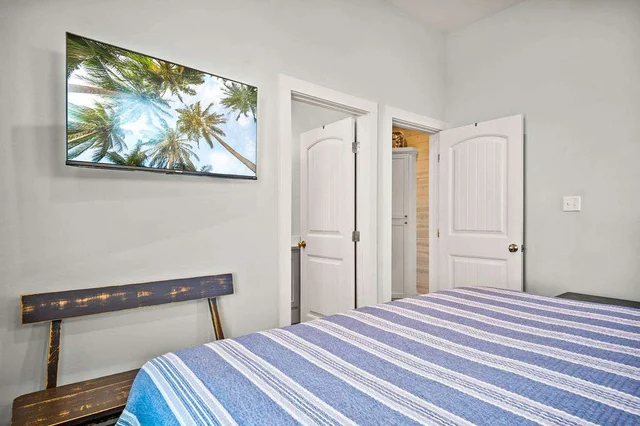 Bedroom image 1