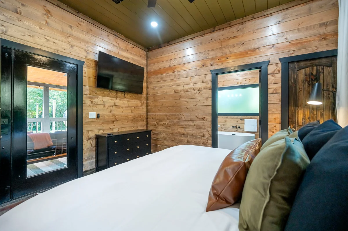Bedroom image 1