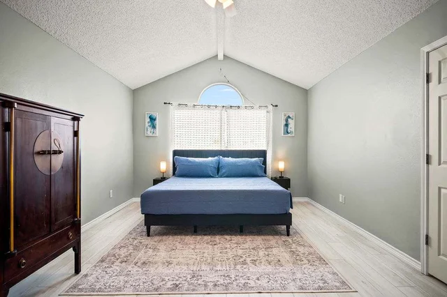 Bedroom image 1