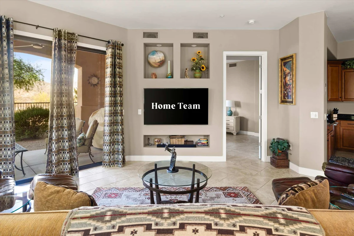 Home in Phoenix property photo 2