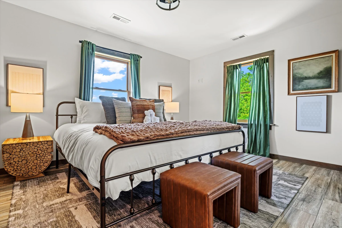 Bedroom image 1