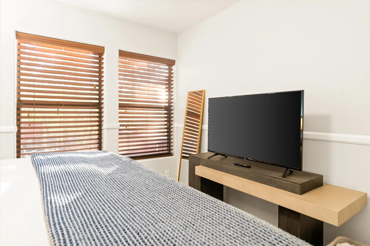 Bedroom image 1