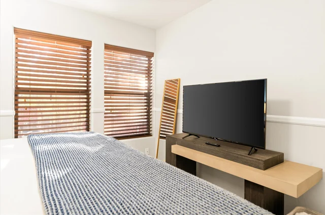 Bedroom image 1