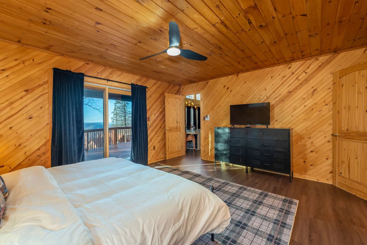 Bedroom image 1